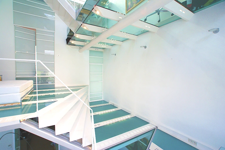 Dirk Coopman Architect contemporary Architecture Floors in glass